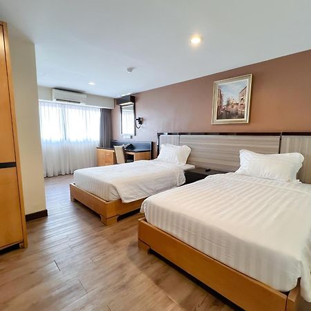 Hallmark Express Hotel Malacca Екстериор снимка