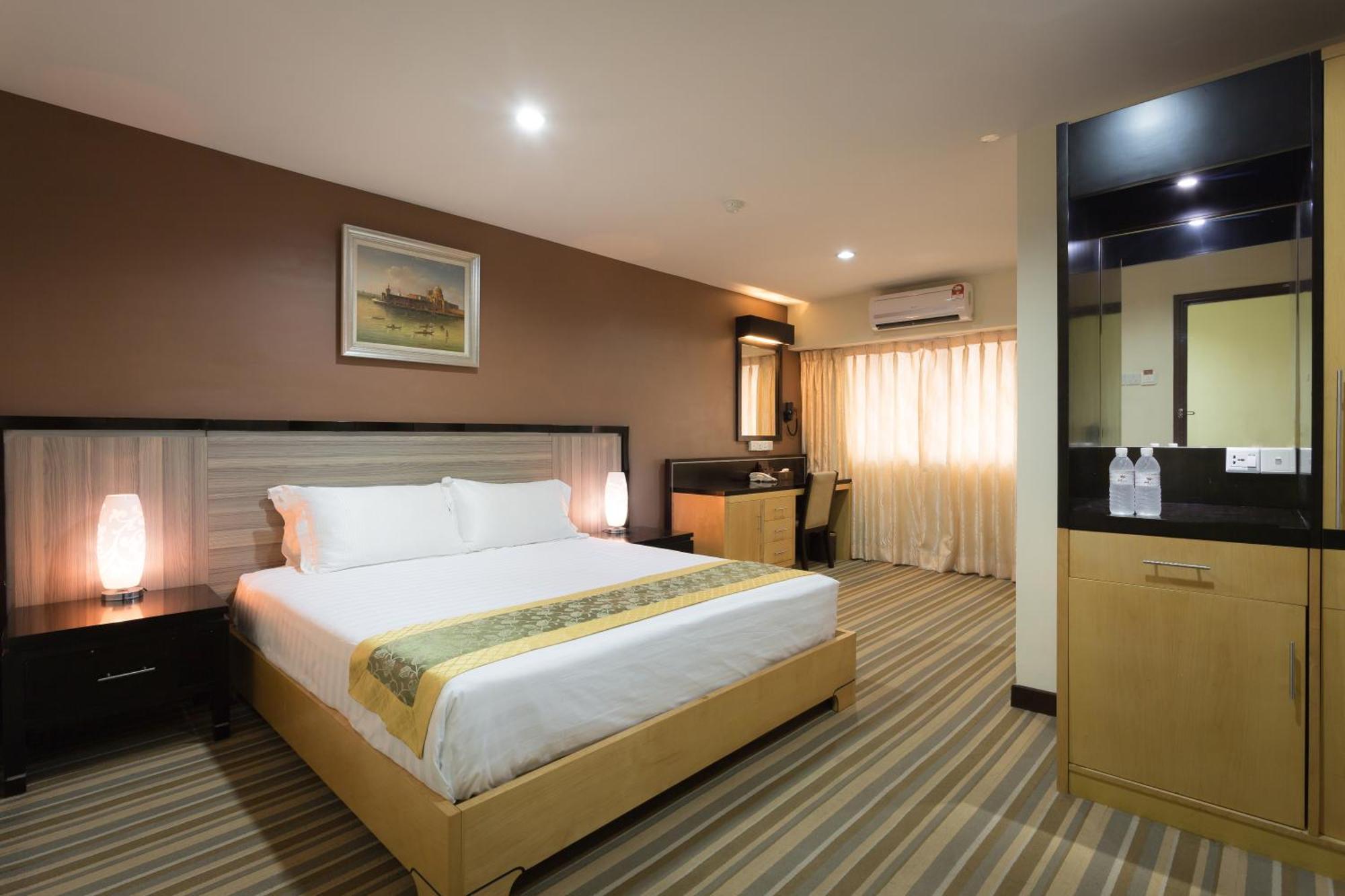 Hallmark Express Hotel Malacca Екстериор снимка