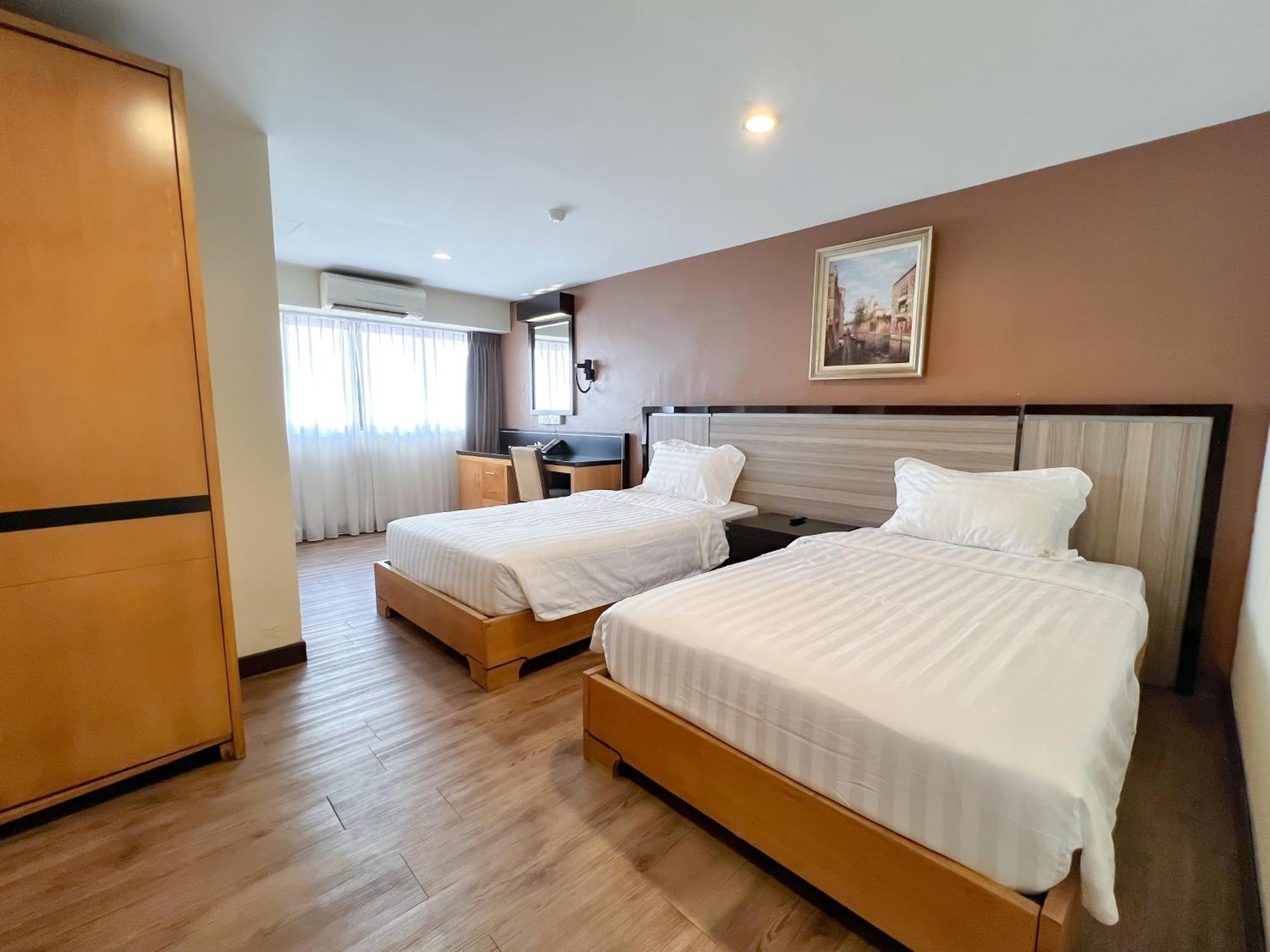 Hallmark Express Hotel Malacca Екстериор снимка