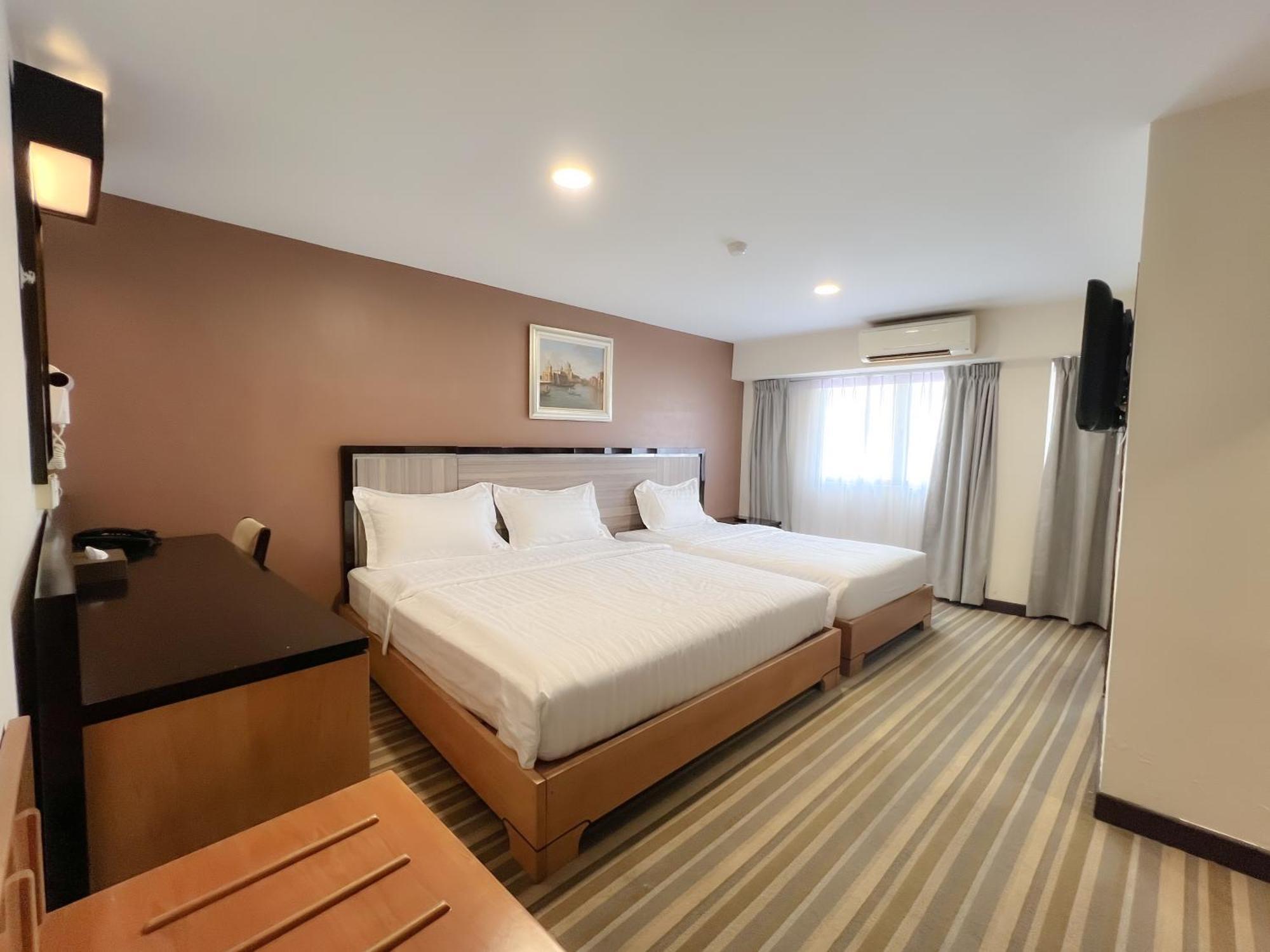 Hallmark Express Hotel Malacca Екстериор снимка