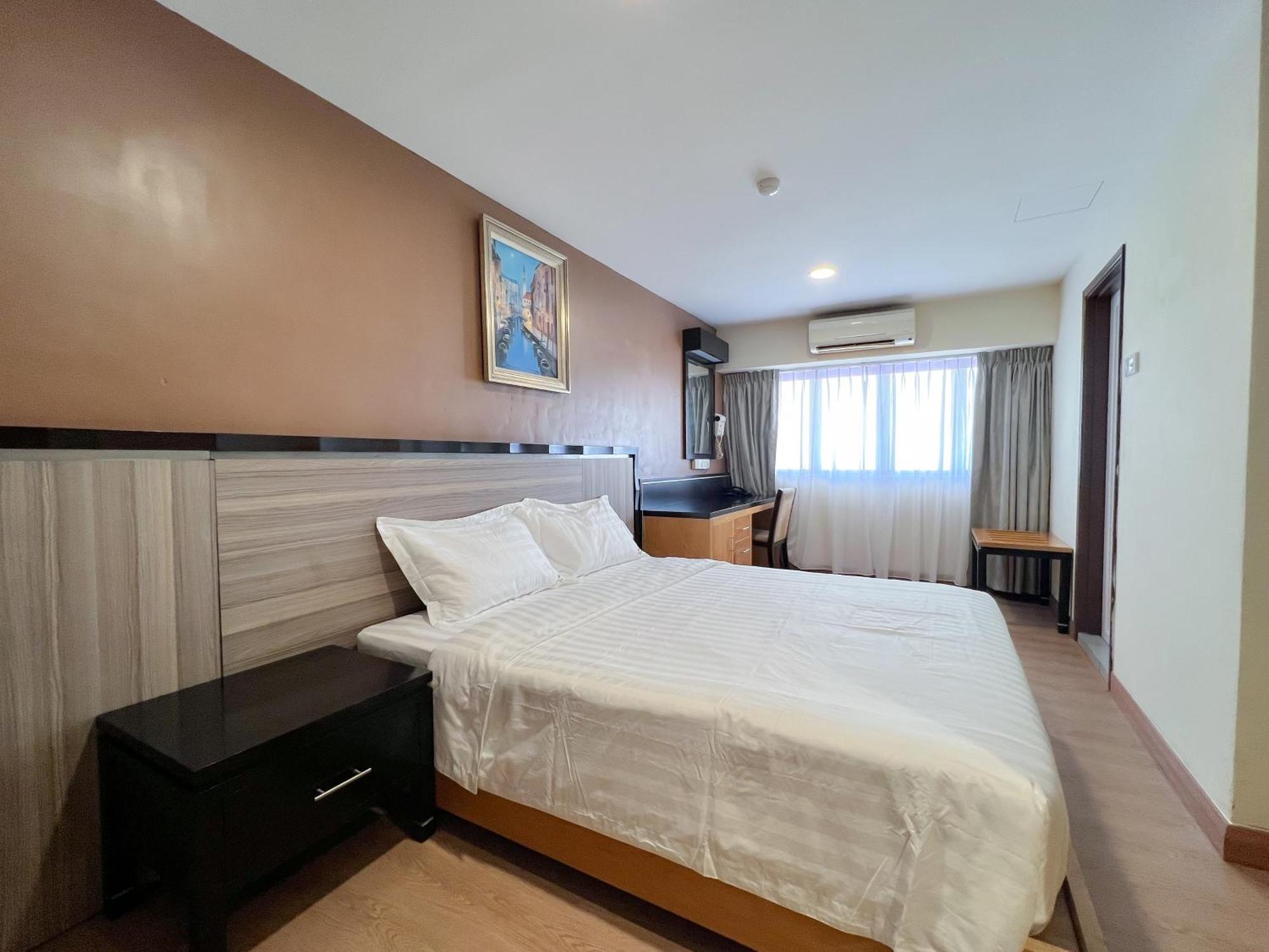 Hallmark Express Hotel Malacca Екстериор снимка