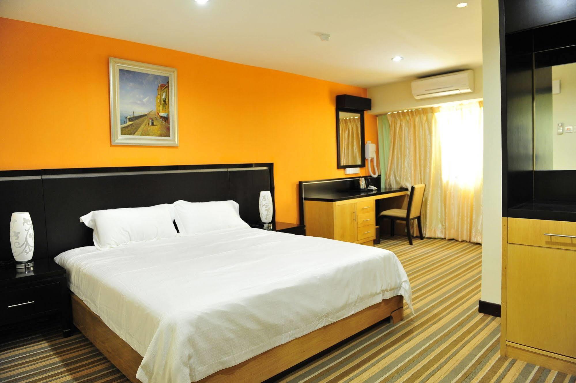 Hallmark Express Hotel Malacca Екстериор снимка